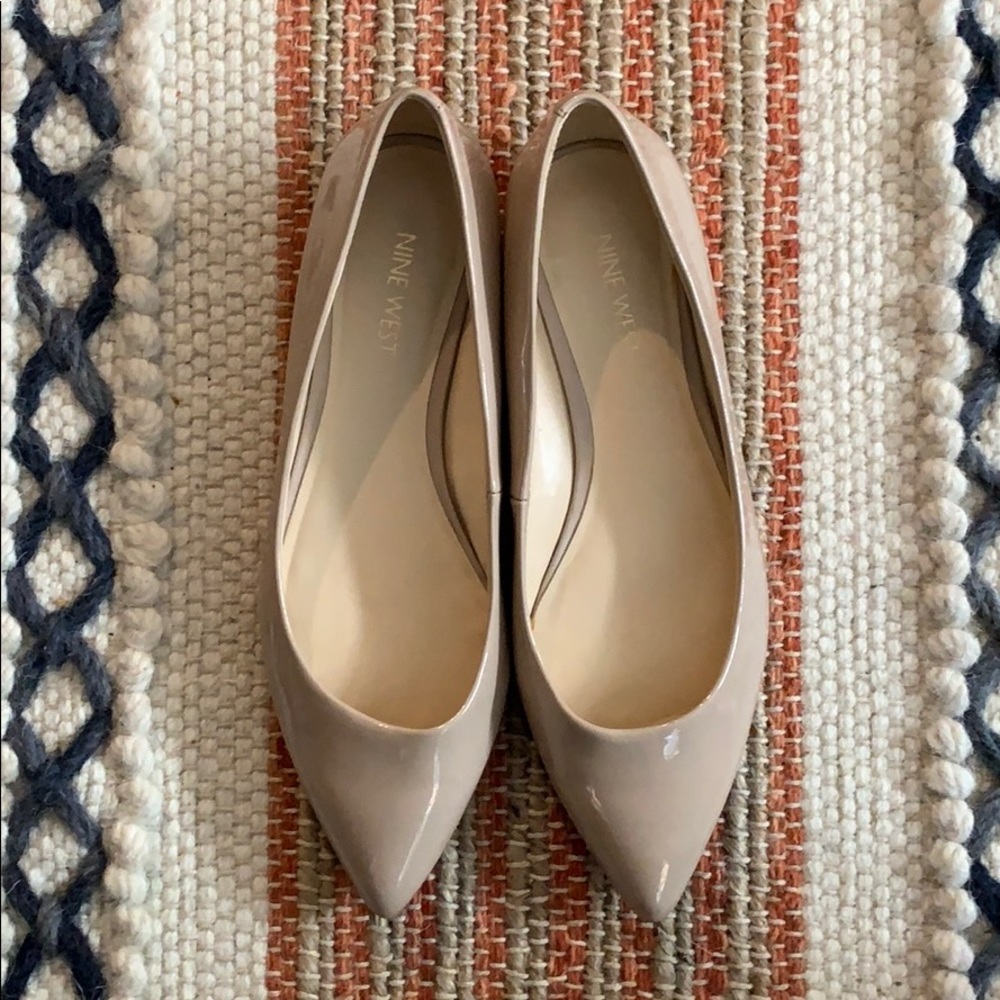 Nine West Nude Flats sz 7.5